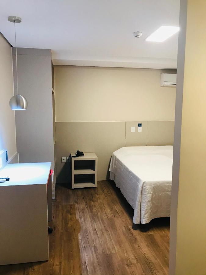 Hiber Hotel - Acesso A Шапеко Экстерьер фото