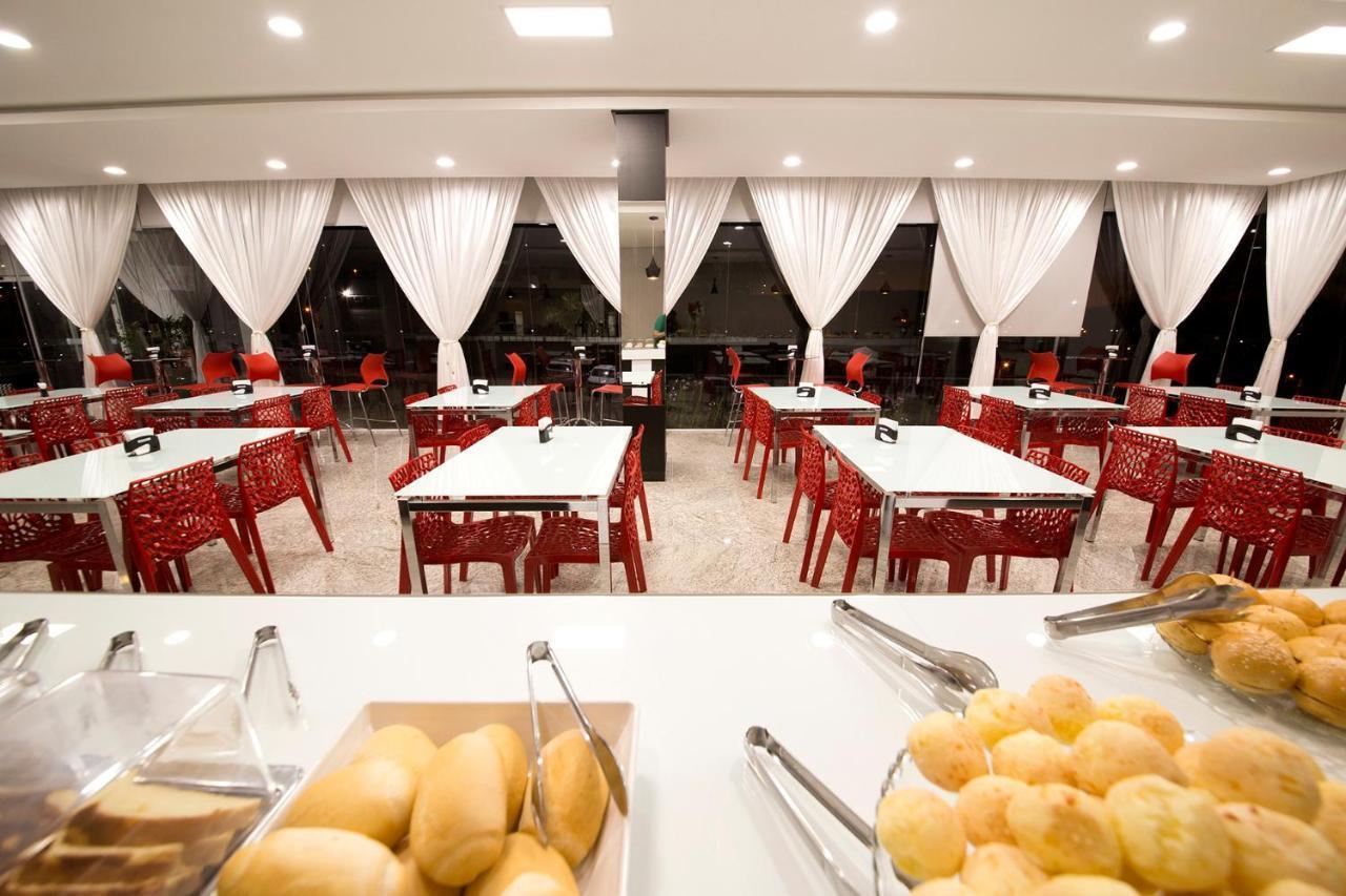 Hiber Hotel - Acesso A Шапеко Экстерьер фото