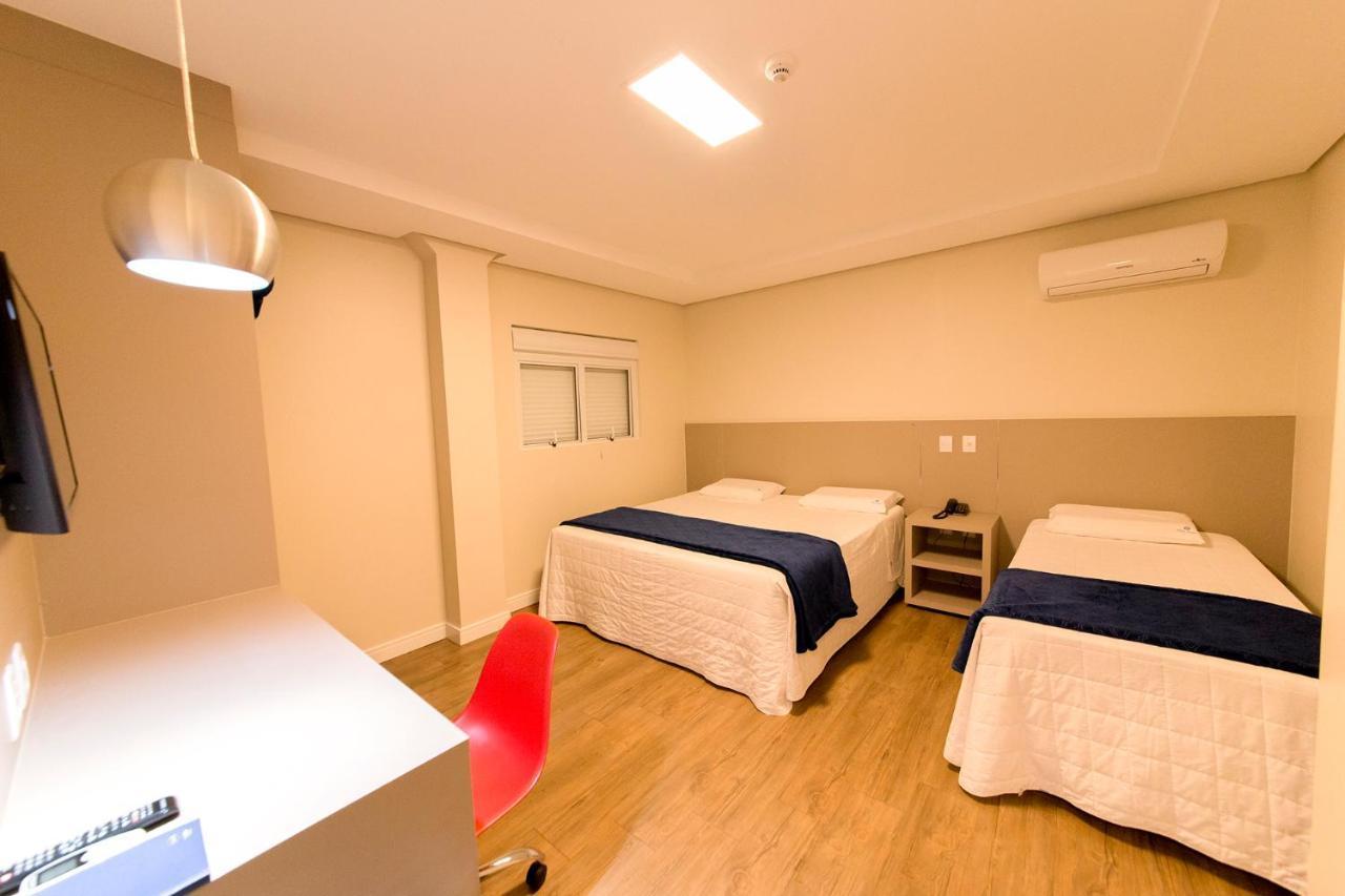 Hiber Hotel - Acesso A Шапеко Экстерьер фото