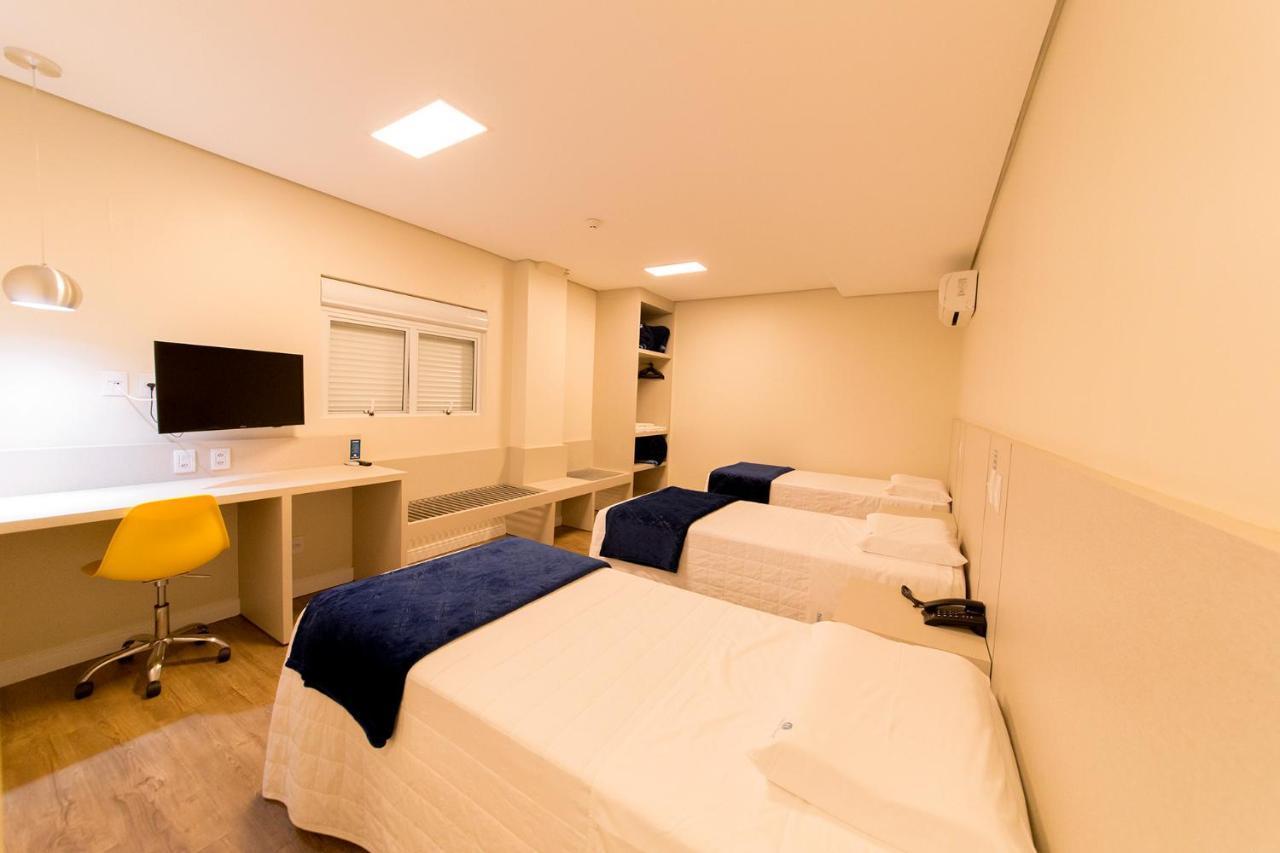 Hiber Hotel - Acesso A Шапеко Экстерьер фото