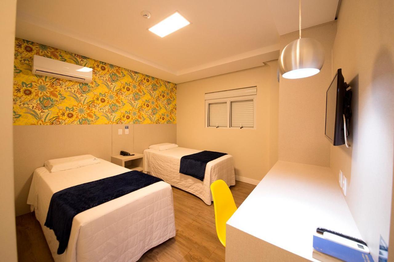 Hiber Hotel - Acesso A Шапеко Экстерьер фото