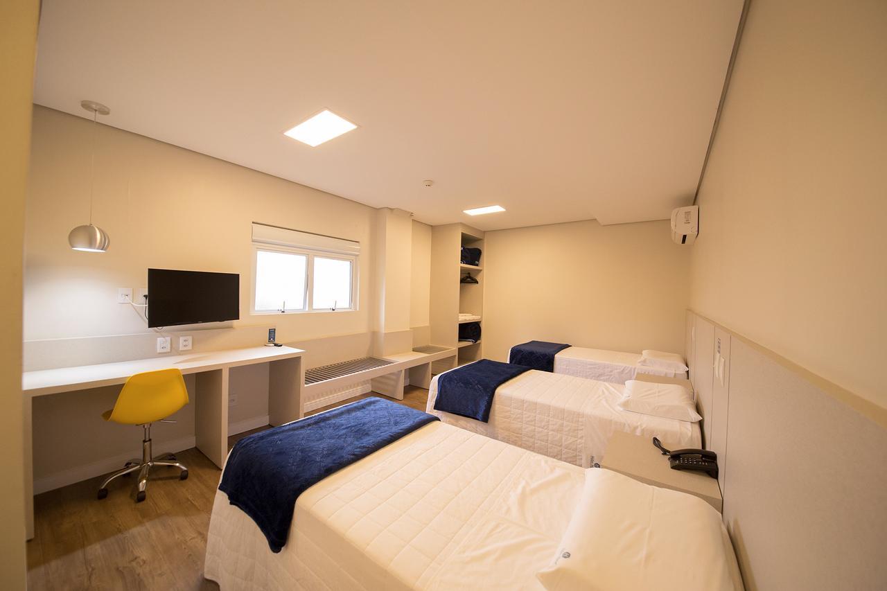 Hiber Hotel - Acesso A Шапеко Экстерьер фото