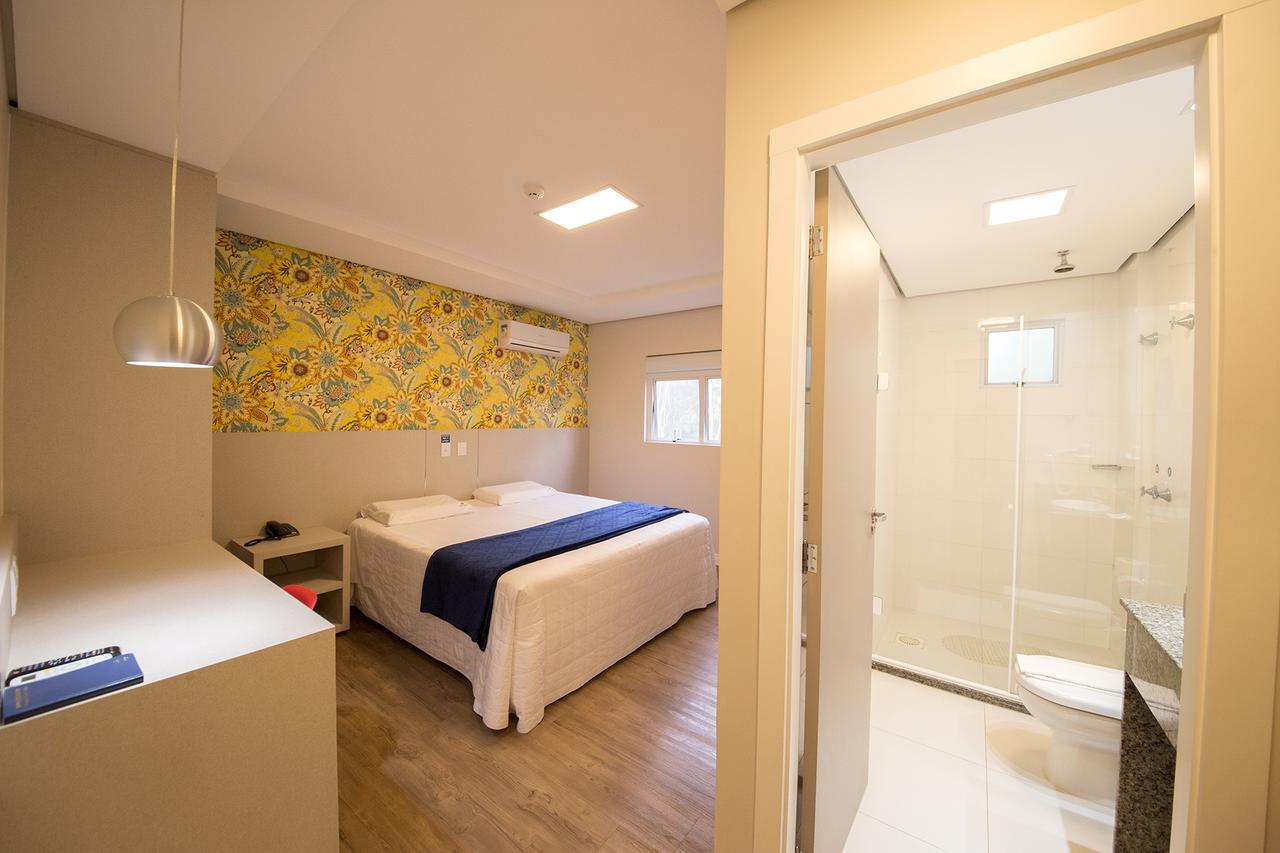 Hiber Hotel - Acesso A Шапеко Экстерьер фото