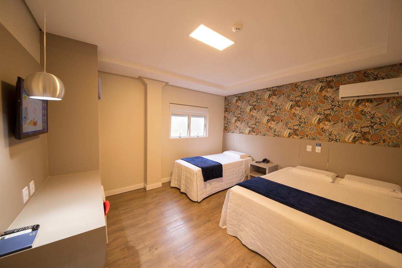 Hiber Hotel - Acesso A Шапеко Экстерьер фото